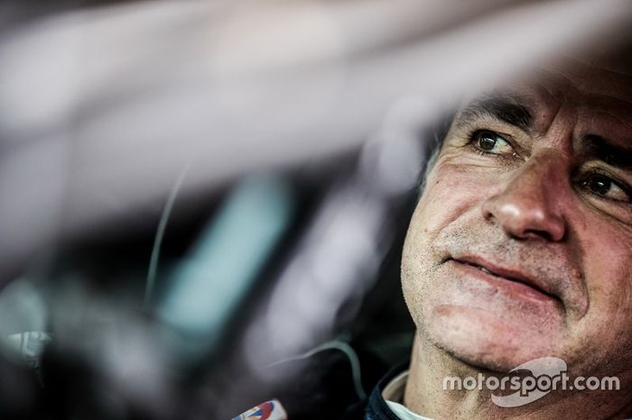 Peugeot aún no se decide por Sainz