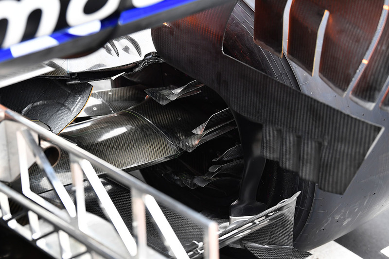 Detalle del conducto de freno trasero McLaren MCL33