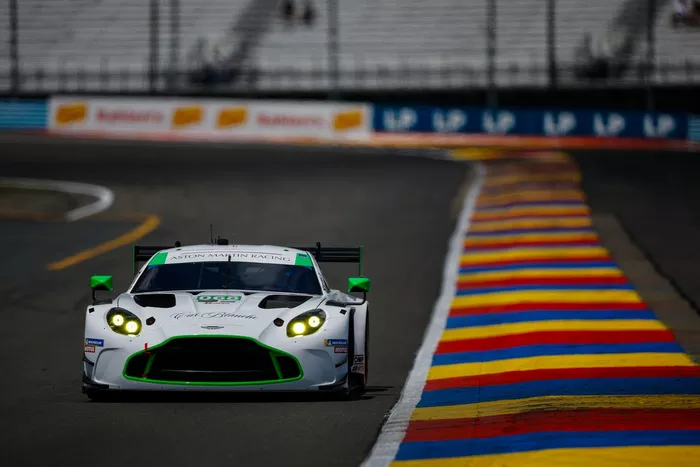 #068 White Aston Martin Vantage GT3 Evo: Valentin Hasse Clot, Trenton Estep, Marius Fossard