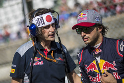Carlos Sainz Jr., Scuderia Toro Rosso and Marco Matassa, Scuderia Toro Rosso Engineer