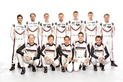 Gruppenfoto: Porsche-Werksfahrer 2017