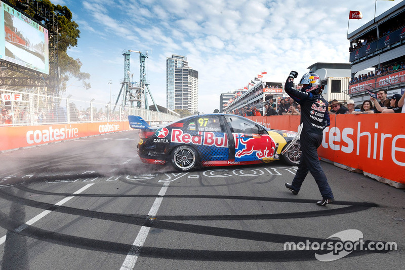 Shane van Gisbergen, Triple Eight, Holden