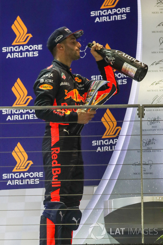 Podium: second place Daniel Ricciardo, Red Bull Racing