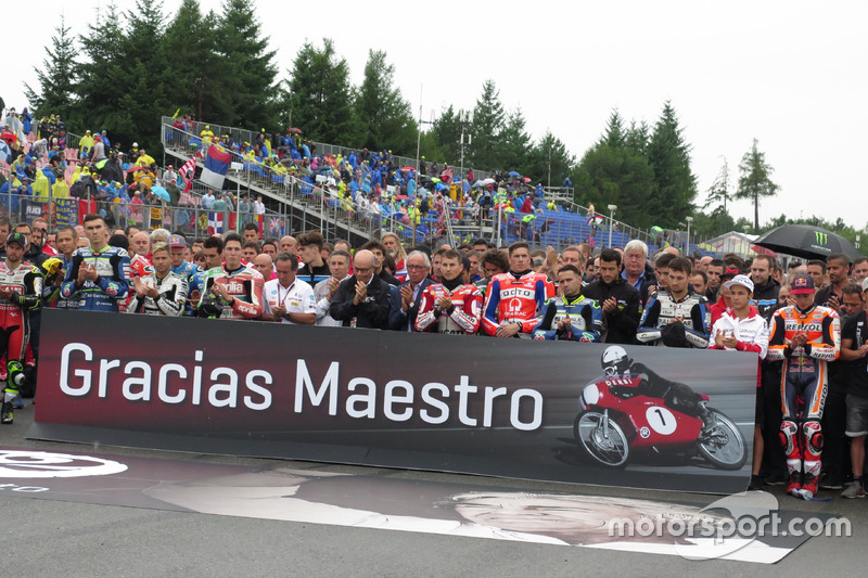 El Momento emotivo del Año: el homenaje a Ángel Nieto