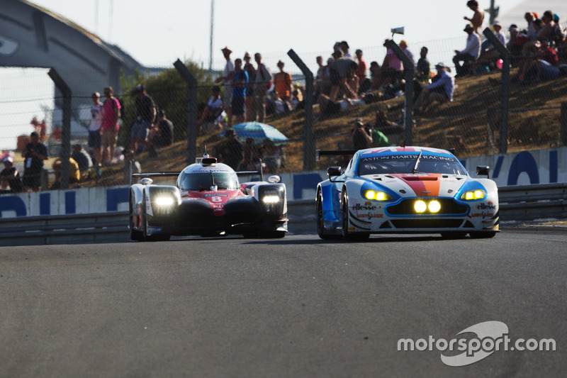 #99 Beechdean AMR Aston Martin Vantage GTE: Andrew Howard, Ross Gunn, Oliver Bryant, #8 Toyota Gazoo