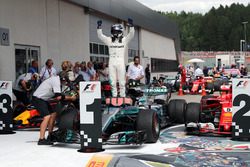 Race winner Valtteri Bottas, Mercedes AMG F1