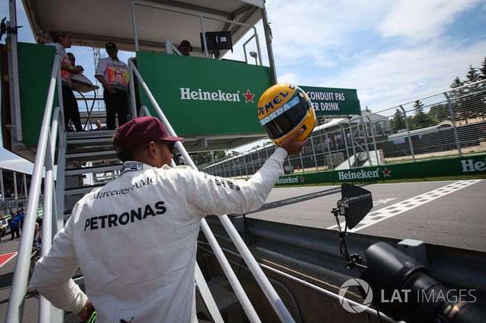 Ganador de la pole Lewis Hamilton, Mercedes AMG F1