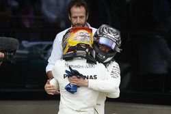 Yarış galibi Lewis Hamilton, Mercedes AMG F1 ve Valtteri Bottas, Mercedes AMG F1 W08