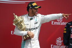 Race winner Lewis Hamilton, Mercedes AMG F1 W07 Hybrid celebrates