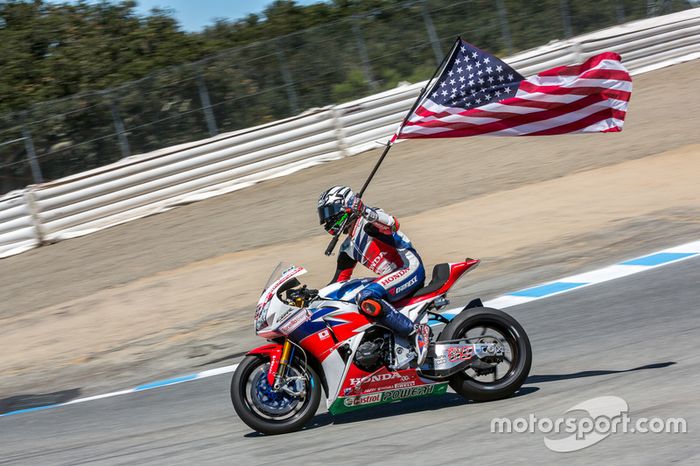 Tercer lugar Nicky Hayden, Honda World Superbike Team celebra después de la carrera