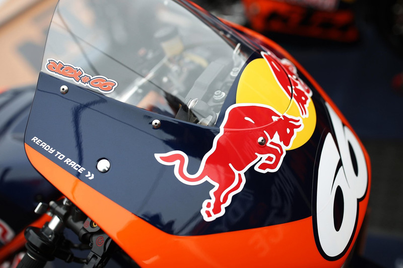 Detalle de LA moto KTM RC16