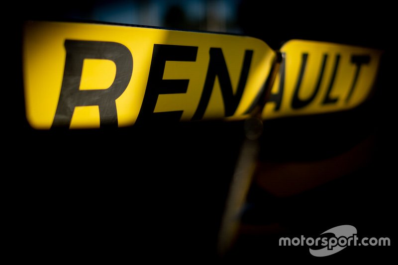 Renault R.S.19, il flap mobile dell'ala posteriore con l'incavo al centro