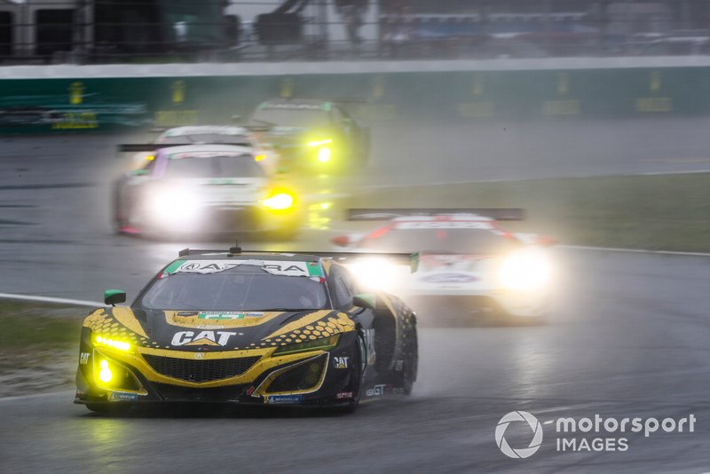 #57 Meyer Shank Racing w/ Curb-Agajanian Acura NSX GT3, GTD: Katherine Legge, Ana Beatriz, Simona De Silvestro, Christina Nielsen