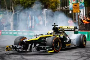 Démonstration avec Guanyu Zhou, Renault F1 Team 