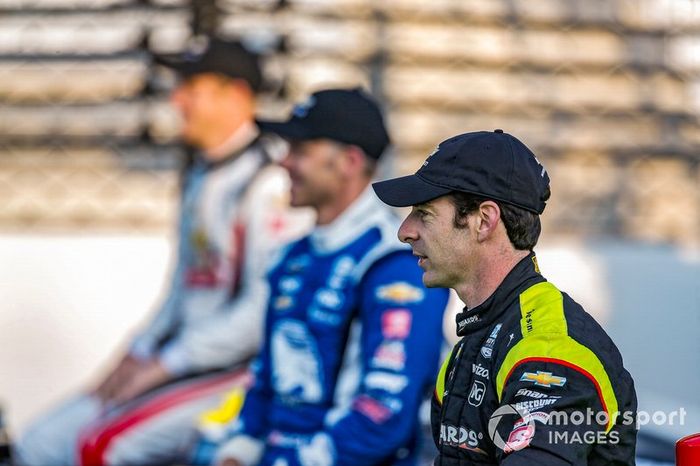 El ganador del premio NTT P1 y de la pole Simon Pagenaud, el equipo Penske Chevrolet, Ed Carpenter, Ed Carpenter Racing Chevrolet, Spencer Pigot, Ed Carpenter Racing Chevrolet posan para las fotos de la primera fila