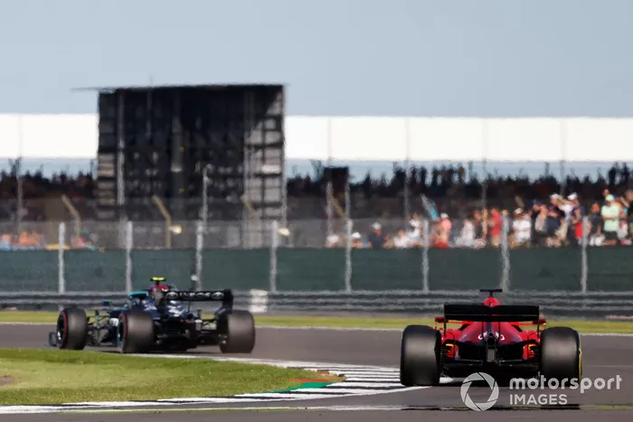 Valtteri Bottas, Mercedes W12, Charles Leclerc, Ferrari SF21