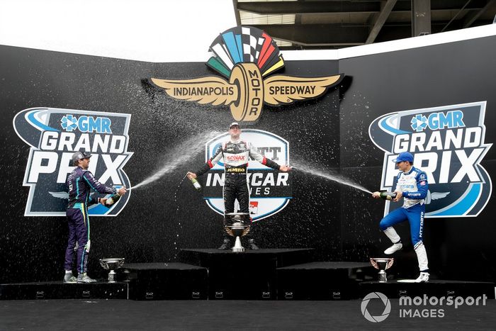 Podio: ganador Rinus VeeKay, Ed Carpenter Racing Chevrolet, segundo Romain Grosjean, Dale Coyne Racing with RWR Honda, y tercero Alex Palou, Chip Ganassi Racing Honda