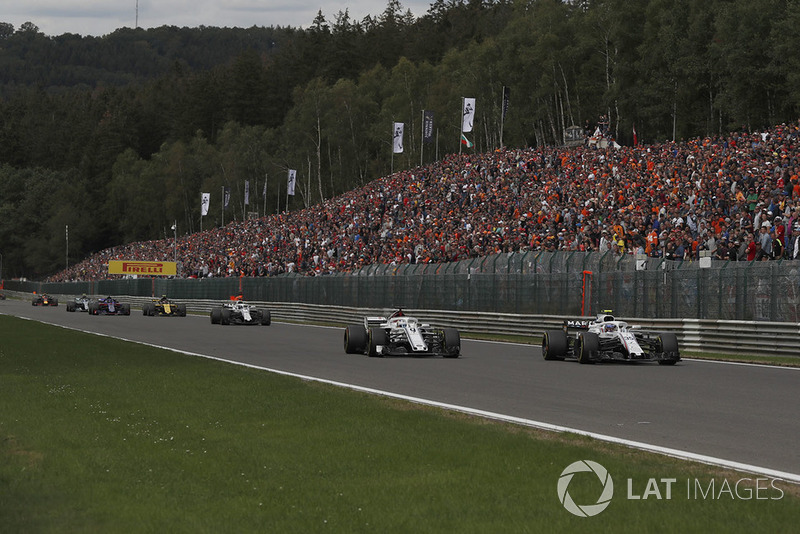 Sergey Sirotkin, Williams FW41 and Marcus Ericsson, Sauber C37