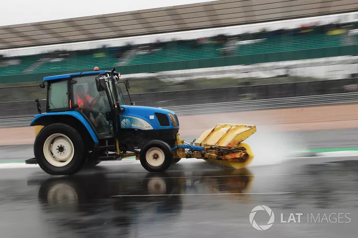 Secado de pista en Silverstone