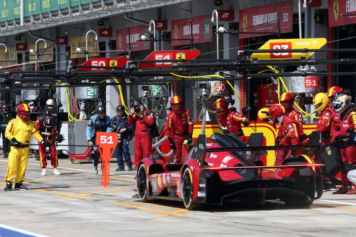 #51 Ferrari AF Corse Ferrari 499P: Alessandro Pier Guidi, James Calado, Antonio Giovinazzi