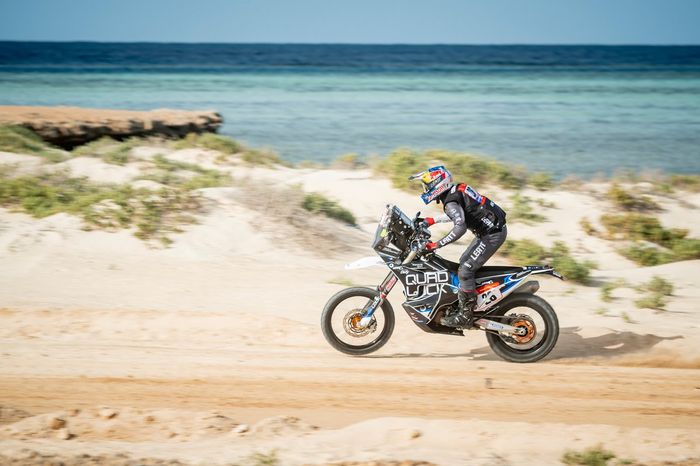 #26 Team Casteu: Camille Chapeliere