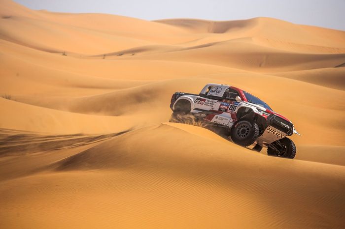 #205 Toyota Gazoo Racing Toyota: Giniel De Villiers, Dennis Murphy