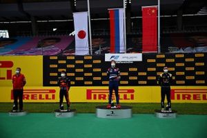 Race 1 Podium: Yuki Tsunoda, Carlin, Robert Shwartzman, Prema Racing, Guanyu Zhou, UNI-Virtuosi
