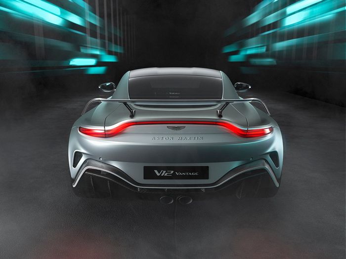 Aston Martin V12 Vantage
