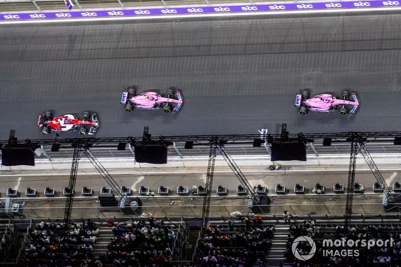 Fernando Alonso, Alpine A522, Esteban Ocon, Alpine A522, Valtteri Bottas, Alfa Romeo C42