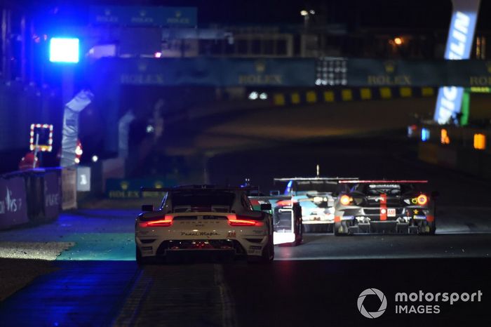 #56 Team Project 1 Porsche 911 RSR LMGTE Am de Brendan Iribe, Oliver Millroy, Ben Barnicoat