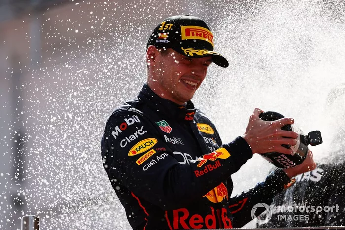 Podio: ganador Max Verstappen, Red Bull Racing