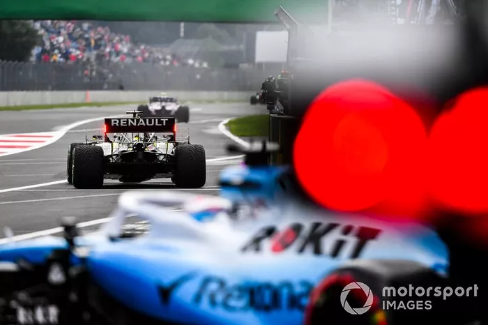 Daniel Ricciardo, Renault F1 Team R.S.19, George Russell, Williams Racing FW42