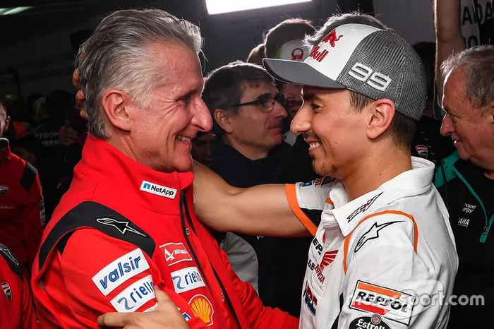 Jorge Lorenzo con Paolo Ciabatti, Director Deportivo de Ducati Corse