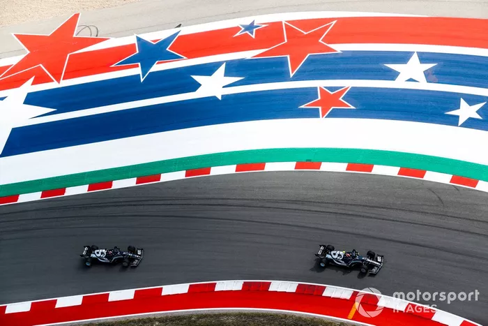 Pierre Gasly, AlphaTauri AT02, Yuki Tsunoda, AlphaTauri AT02