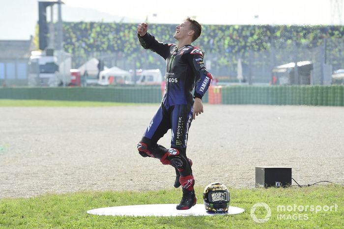 El Campeón del Mundo Fabio Quartararo, Yamaha Factory Racing celebra