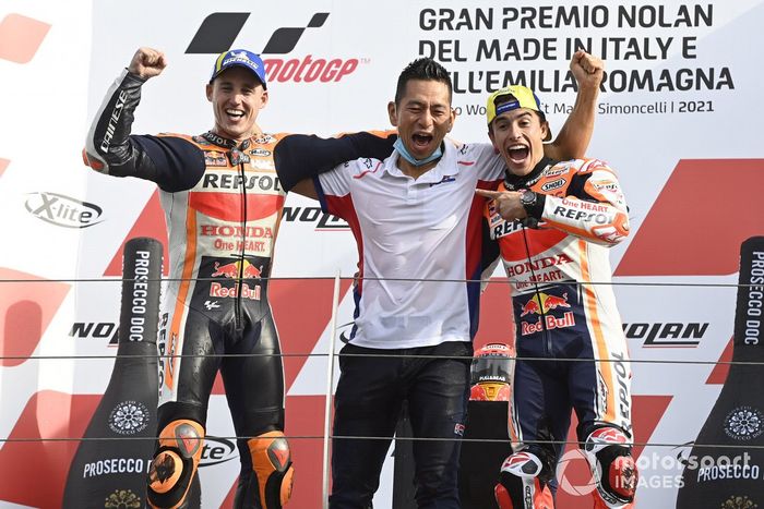 Podio:  ganador Marc Márquez, Repsol Honda Team, segundo lugar Pol Espargaró, Repsol Honda Team