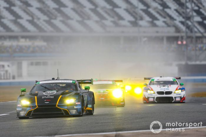 #23 Heart of Racing Team Aston Martin Vantage GT3, GTD: Ian James, Darren Turner, Ross Gunn, Roman De Angelis
