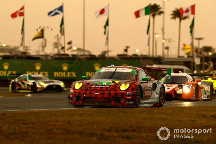 #9 Pfaff Motorsports Porsche 911 GT3R, GTD: Zacharie Robichon, Laurens Vanthoor, Lars Kern, Matt Campbell