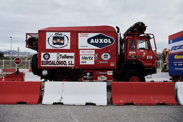 Embarque del Dakar 2021 en Marsella