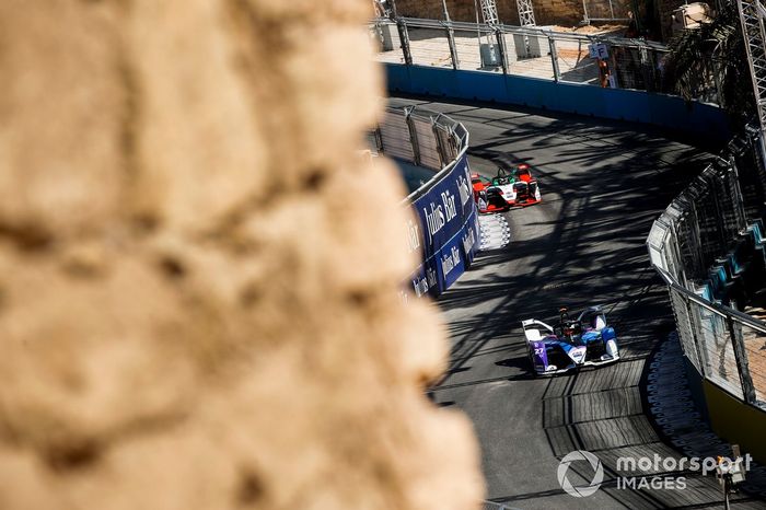 Jake Dennis, BMW I Andretti Motorsport, BMW iFE.21, Lucas Di Grassi, Audi Sport ABT Schaeffler, Audi e-tron FE07