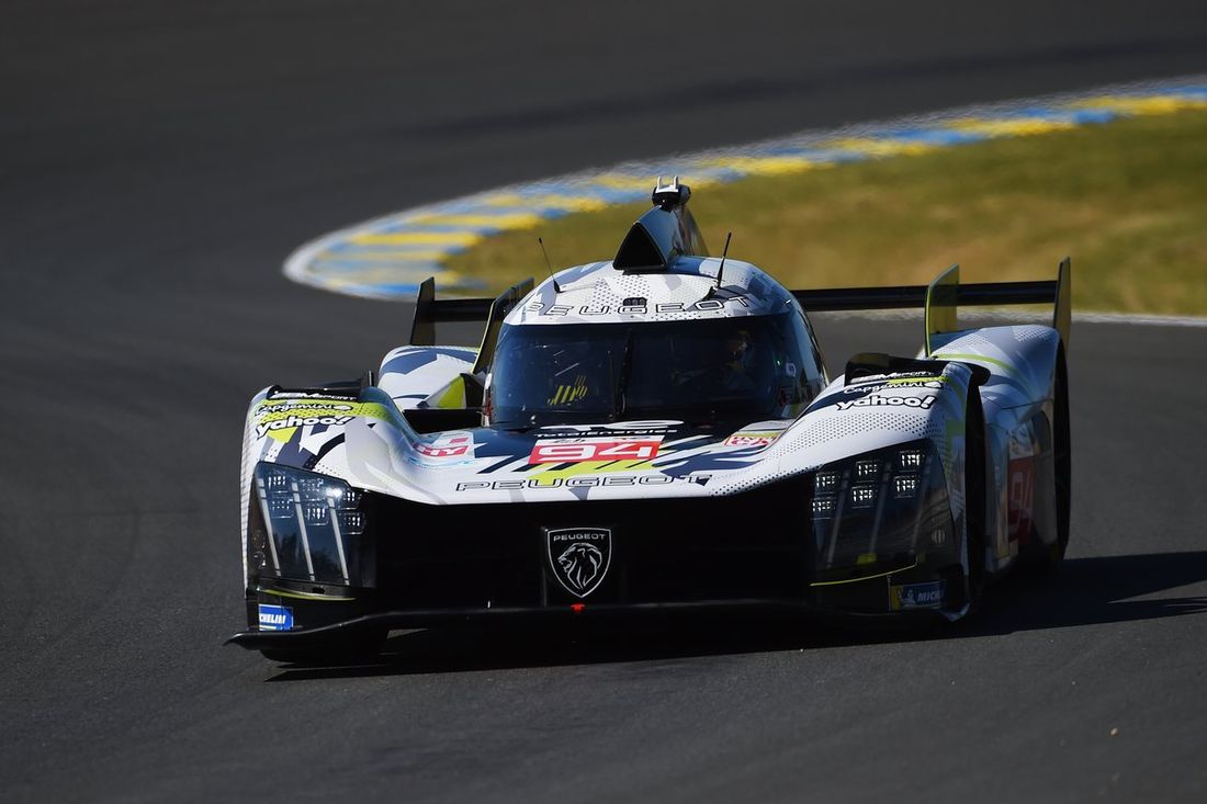 #94 Peugeot Totalenergies Peugeot 9X8 de Stoffel Vandoorne, Paul Di Resta, Loic Duval