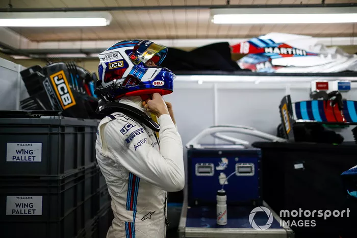 Sergey Sirotkin, Williams Racing ajusta su casco protector