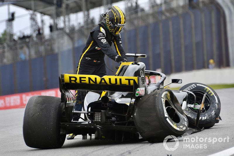 Nico Hulkenberg, Renault Sport F1 Team R.S. 18, dopo l'incidente nelle FP2