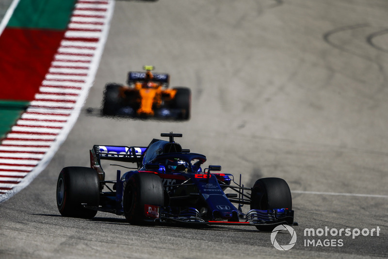 Brendon Hartley, Toro Rosso STR13, Stoffel Vandoorne, McLaren MCL33