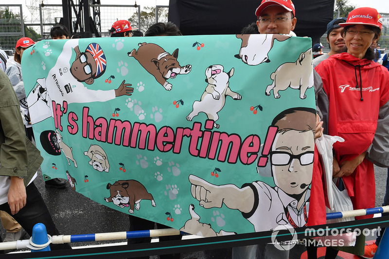 Lewis Hamilton, Mercedes AMG F1 fan and banner