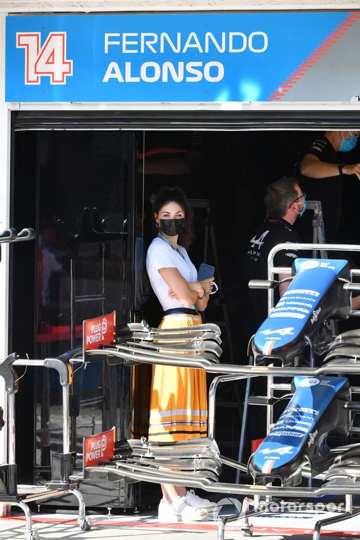 Linda Morselli pareja de Fernando Alonso