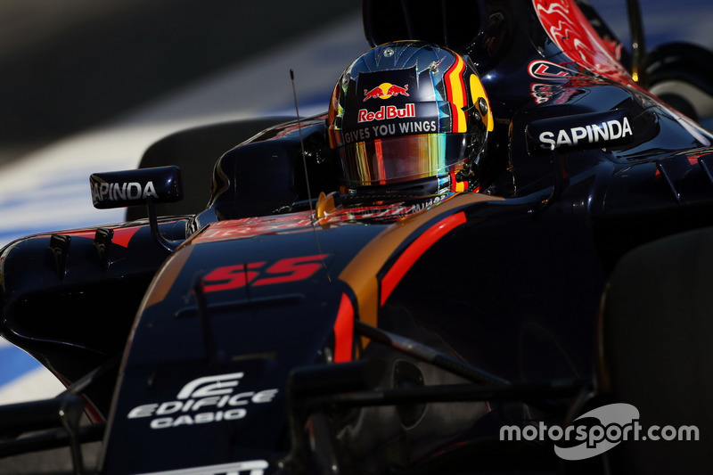 Carlos Sainz Jr, Scuderia Toro Rosso STR11