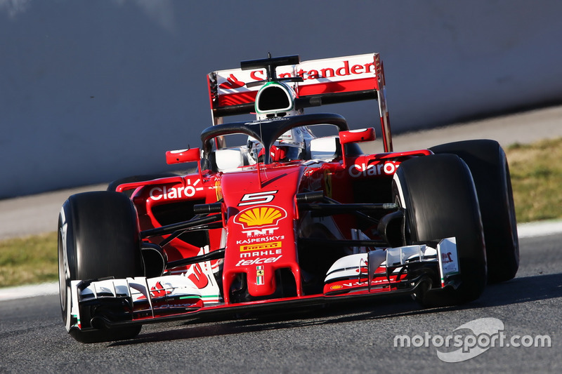 Sebastian Vettel, Ferrari SF16-H, probando el concepto Halo.