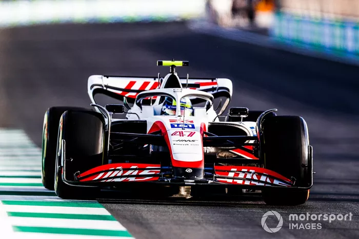 Mick Schumacher, Haas VF-22