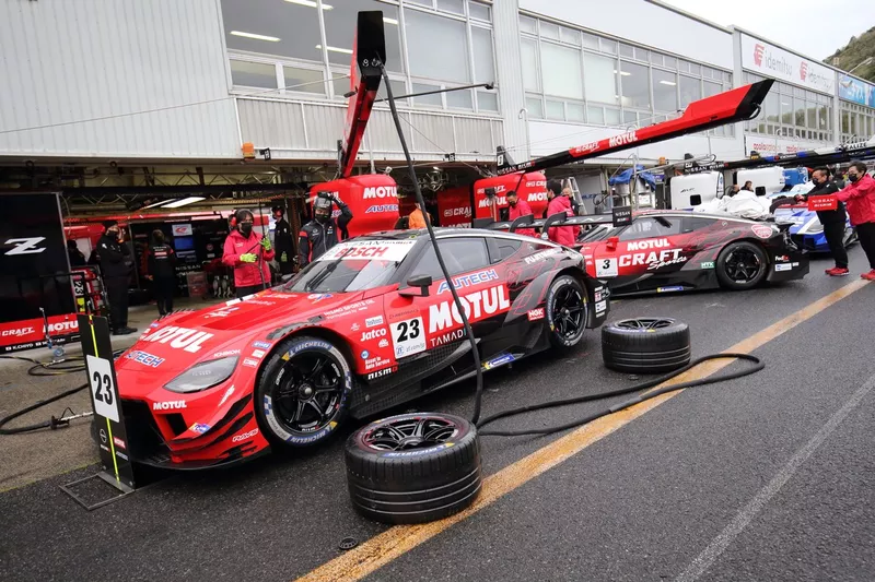 #23 MOTUL AUTECH Z